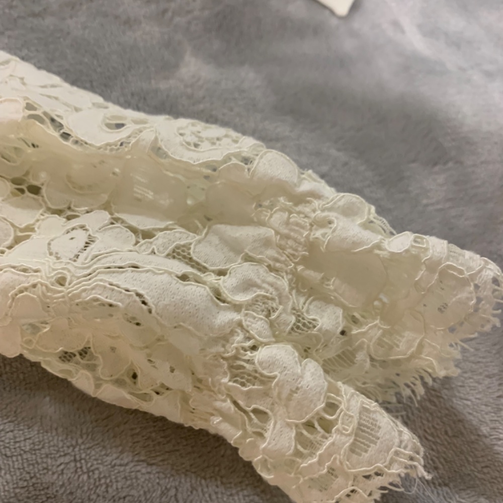 Express Blouse Lace - Picture 4 of 10